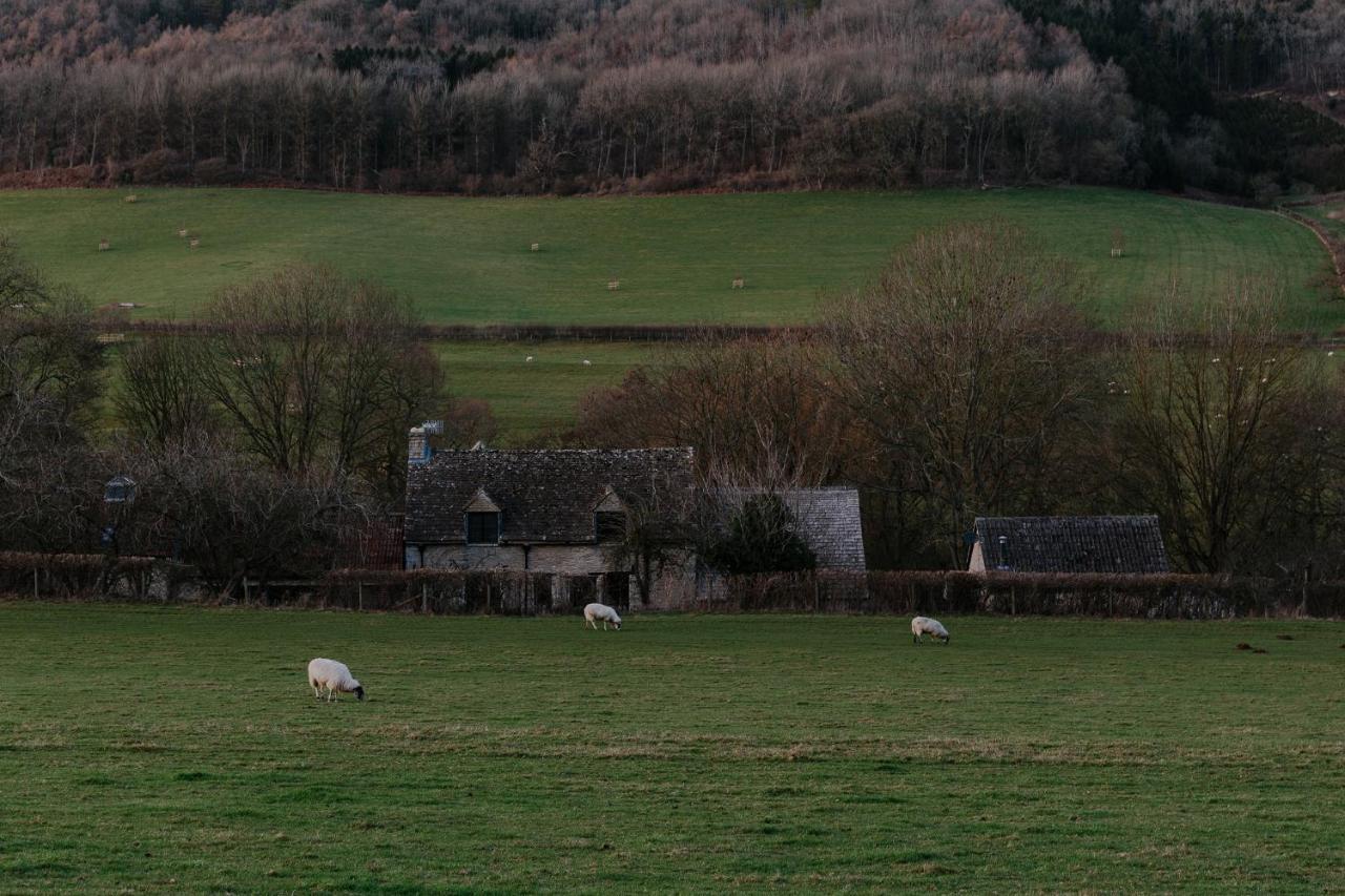 Гостевой дом The Cotswold Farm Hideaway Alderley  Экстерьер фото